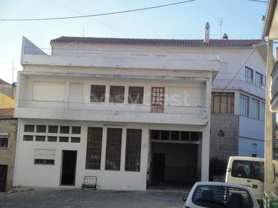 Moradia T6 para Venda em Paços da Serra Foto 1