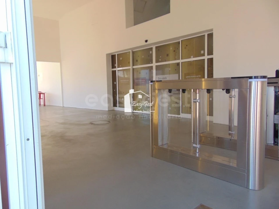 Loja para Venda em Samora Correia Foto 8