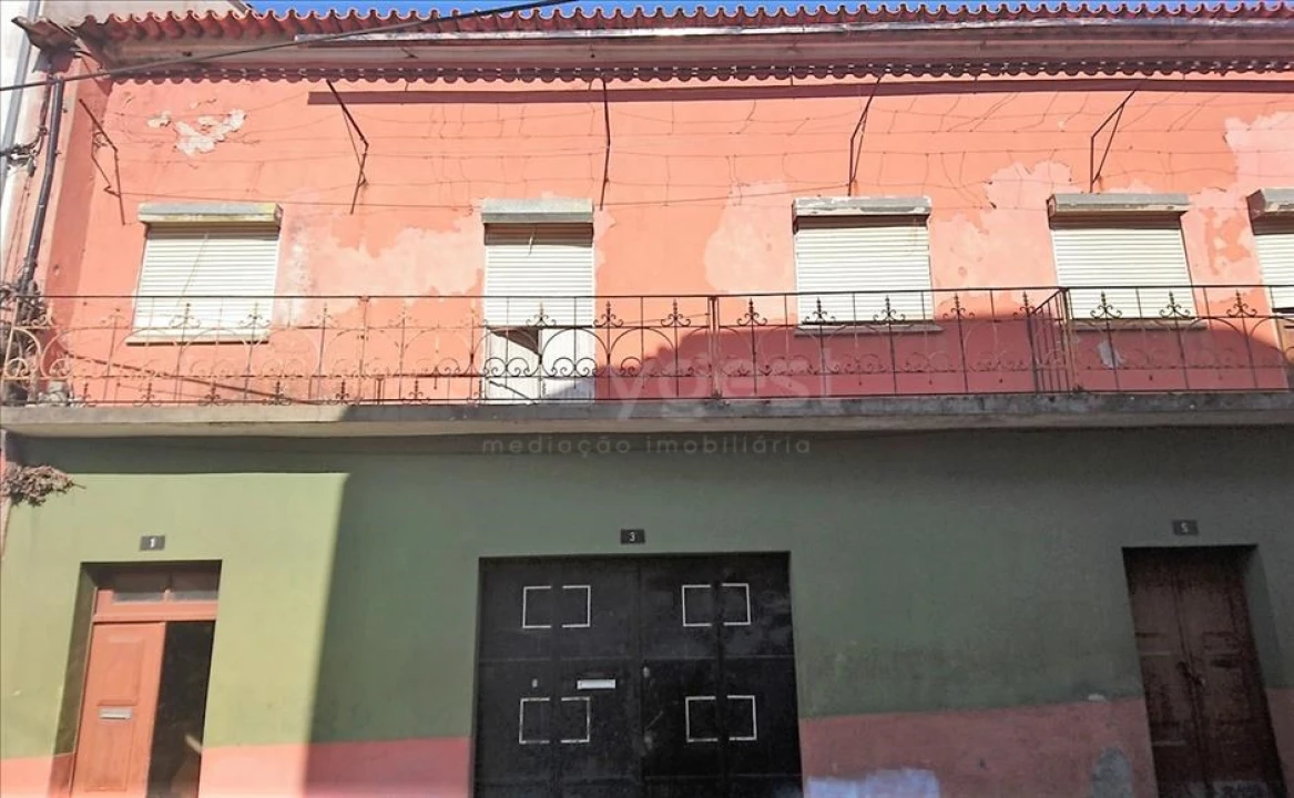 Moradia T2 para Venda em Peso e Vales do Rio Foto 5