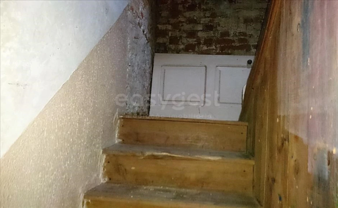 Moradia T2 para Venda em Peso e Vales do Rio Foto 11