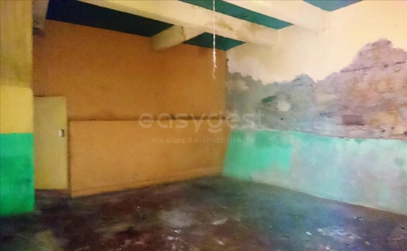 Moradia T2 para Venda em Peso e Vales do Rio Foto 8