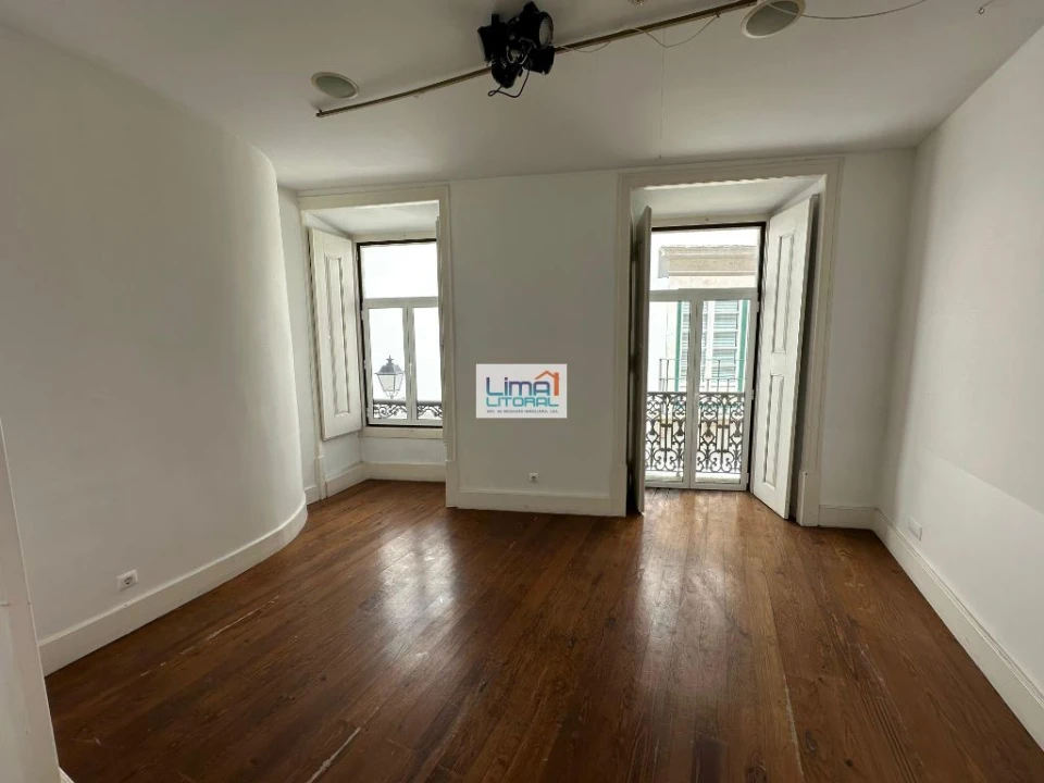 Prédio para Venda em Leiria, Pousos, Barreira e Cortes Foto 17