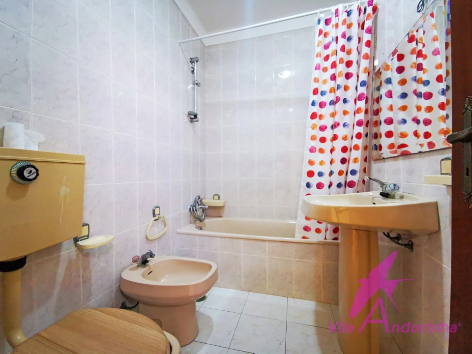 Moradia T4 para Venda em Vila Praia de Ancora Foto 5