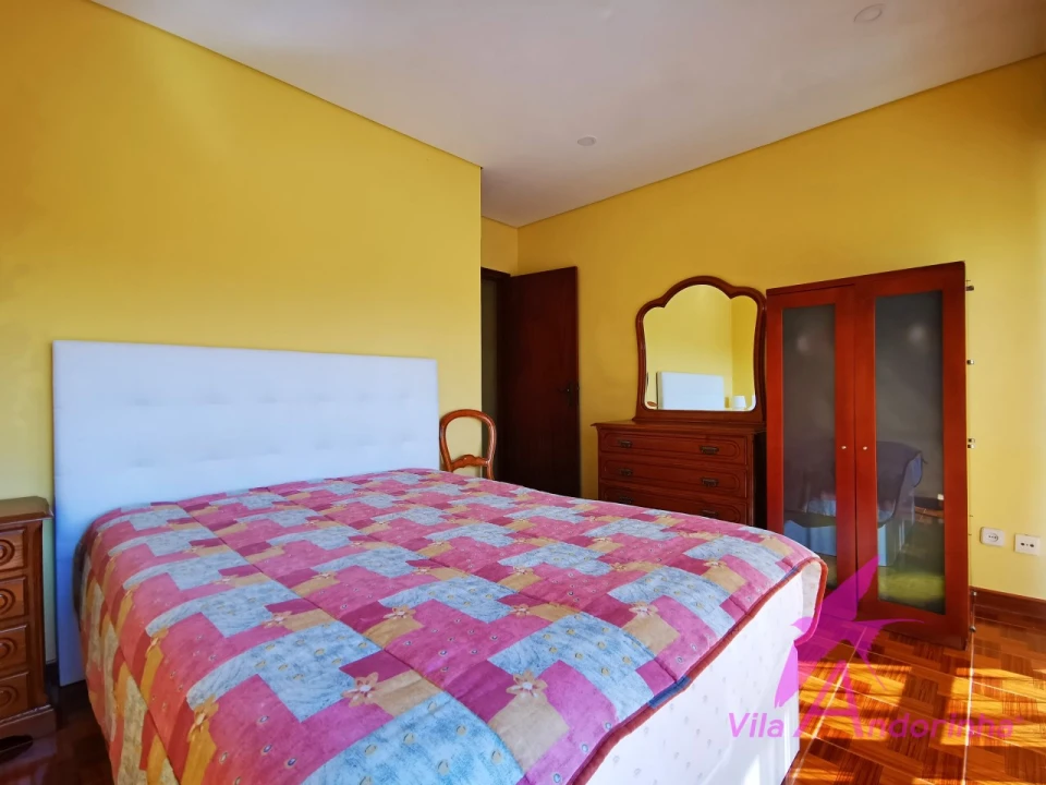 Moradia T4 para Venda em Vila Praia de Ancora Foto 13