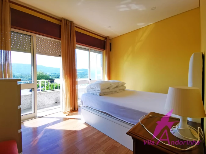 Moradia T4 para Venda em Vila Praia de Ancora Foto 4