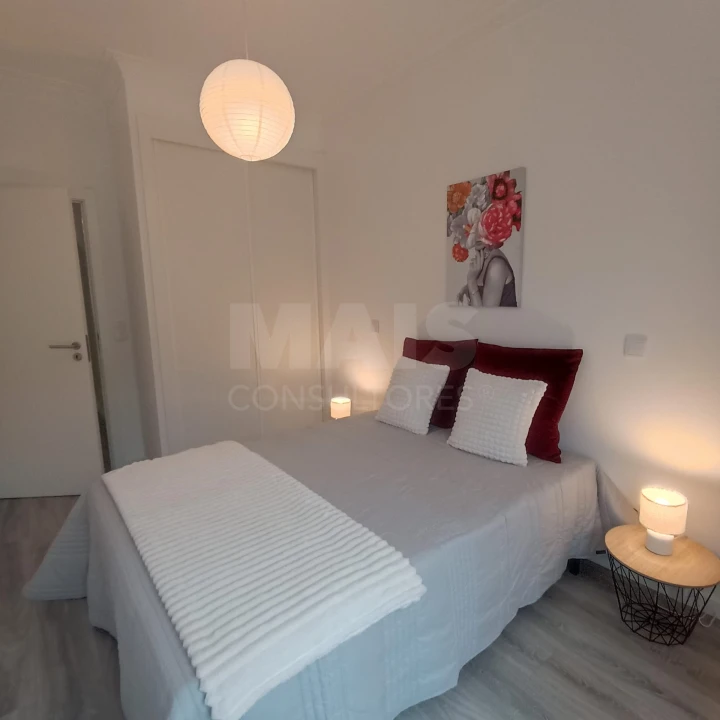 Apartamento T3 para Venda em São Domingos de Benfica Foto 4