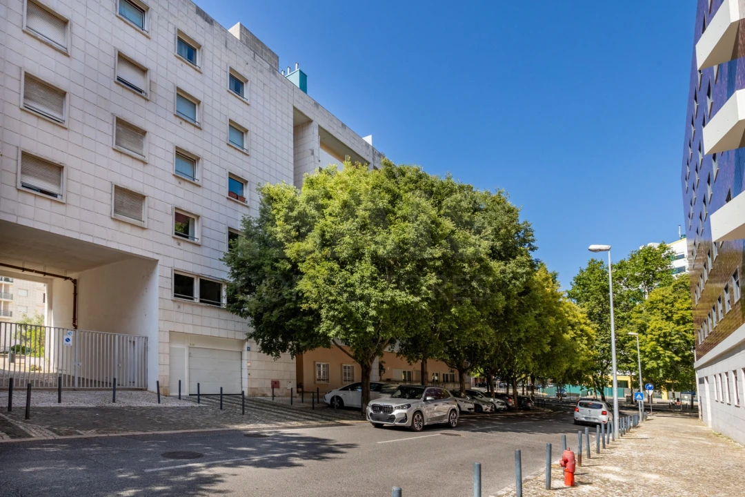 Apartamento T4 para Venda em Parque das Nações Foto 3