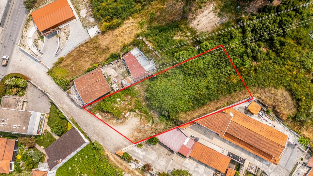 Terreno para Venda em Paredes Foto 3