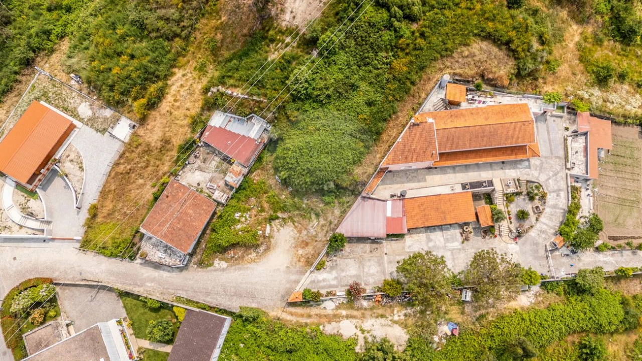 Terreno para Venda em Paredes Foto 1