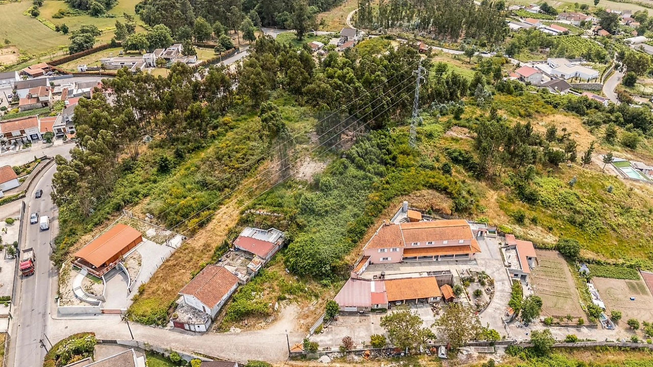 Terreno para Venda em Paredes Foto 1