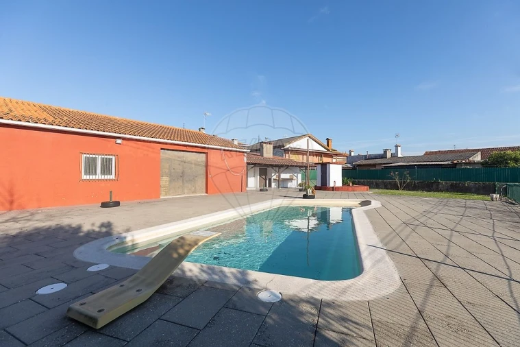 Moradia T6 para Venda em Covões e Camarneira Foto 14