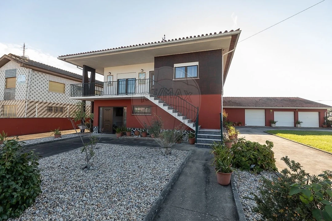 Moradia T6 para Venda em Covões e Camarneira Foto 48