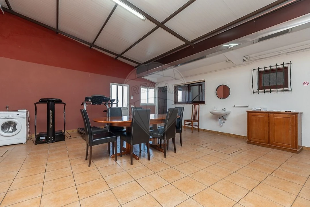 Moradia T6 para Venda em Covões e Camarneira Foto 10