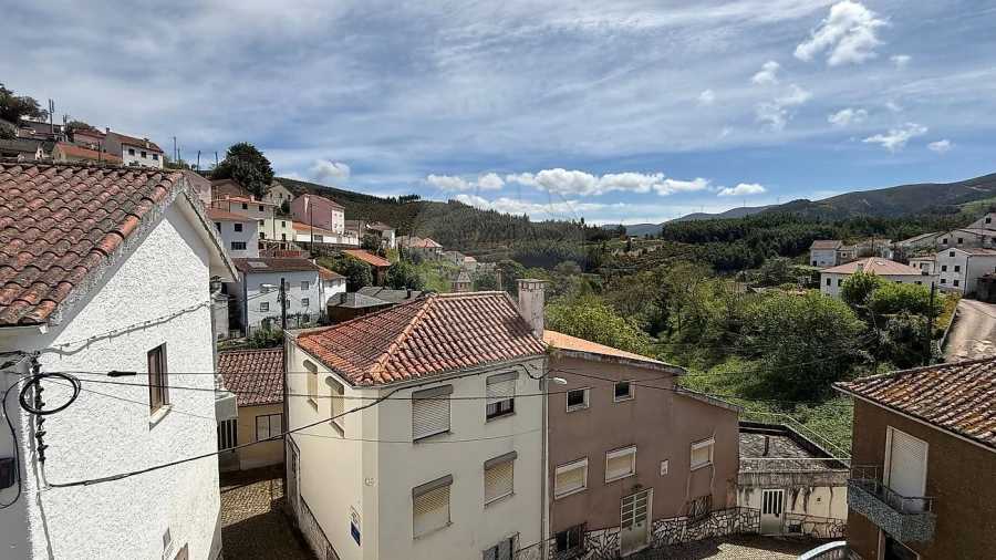 Moradia T3 para Venda em Cadafaz e Colmeal Foto 13