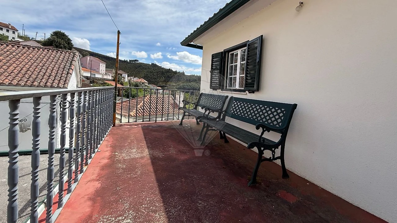 Moradia T3 para Venda em Cadafaz e Colmeal Foto 11