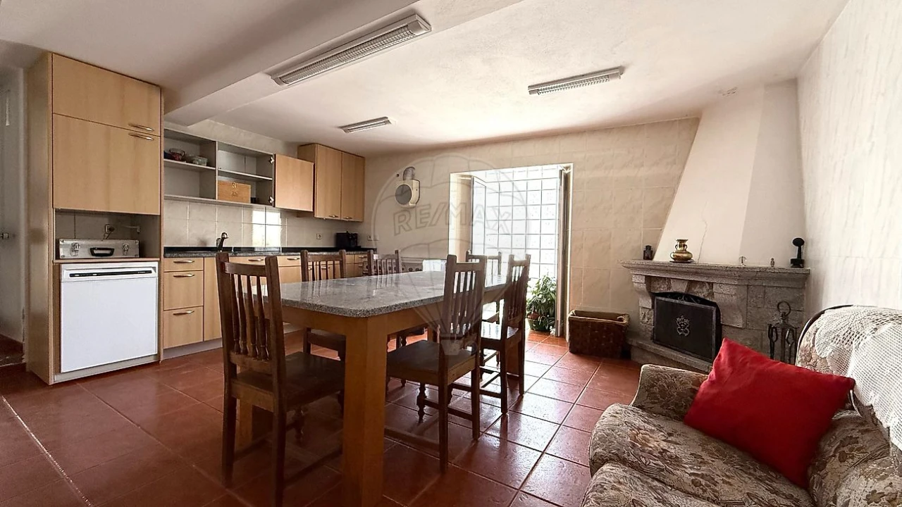 Moradia T3 para Venda em Cadafaz e Colmeal Foto 5