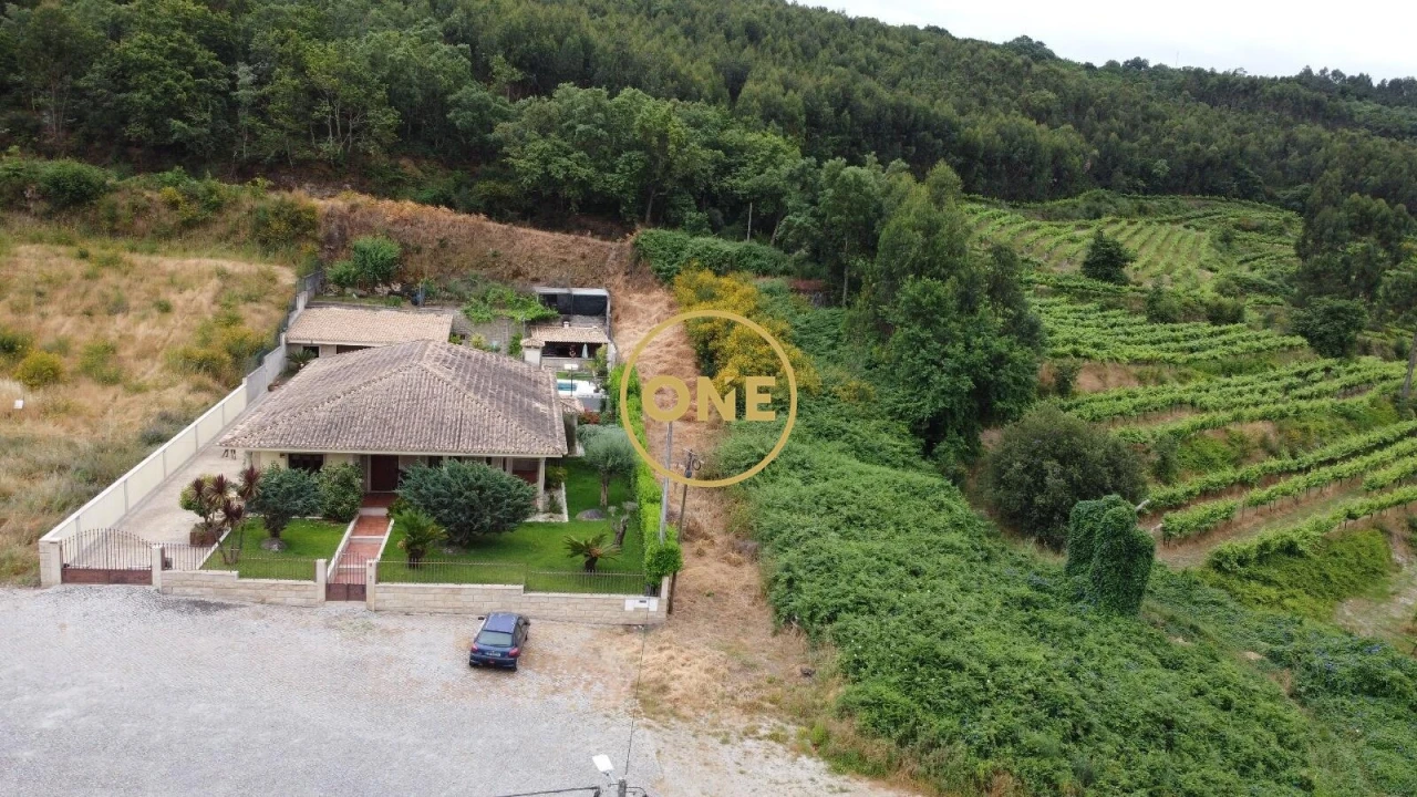 Terreno para Venda em Santo Tirso, Couto (Santa Cristina e São Miguel) e Burgães Foto 1