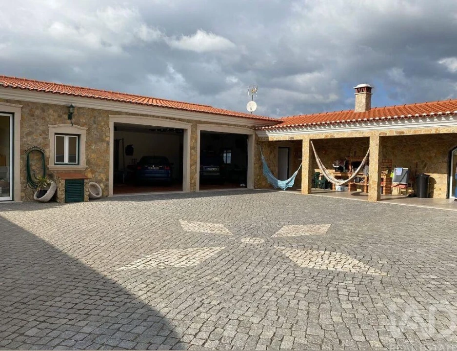 Moradia T5 para Venda em Lamas e Cercal Foto 3