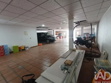 Moradia T4 para Venda em Charneca de Caparica e Sobreda