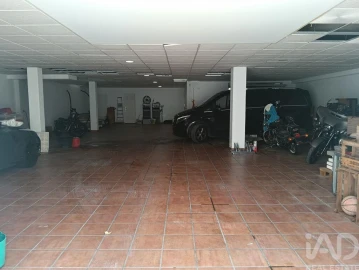Moradia T4 para Venda em Charneca de Caparica e Sobreda