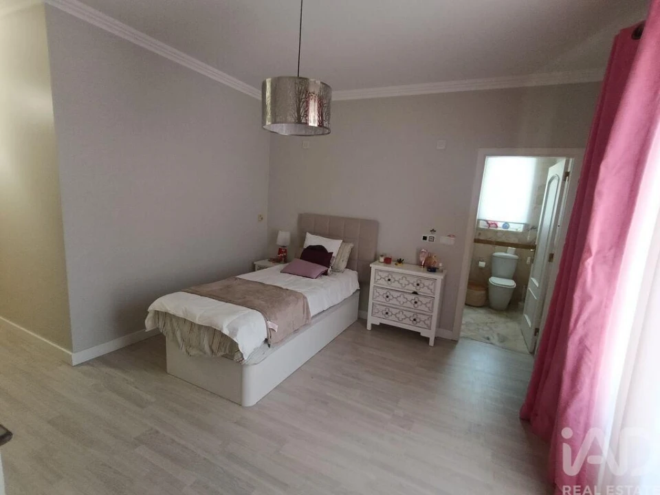 Moradia T4 para Venda em Charneca de Caparica e Sobreda Foto 8