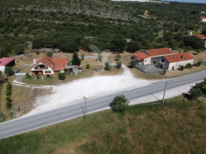 Moradia T3 para Venda em Alvados e Alcaria Foto 2