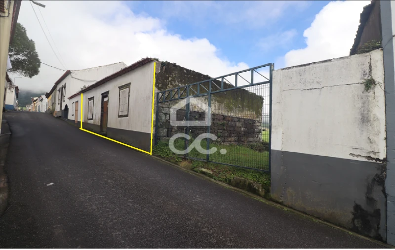 Moradia para Venda em Povoação Foto 1