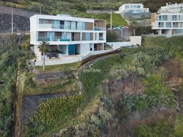 Moradia T4 para Venda em Arco da Calheta
