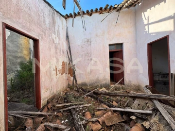 Moradia T4 para Venda em Lagos (São Sebastião e Santa Maria)