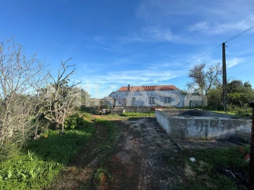 Moradia T4 para Venda em Lagos (São Sebastião e Santa Maria)