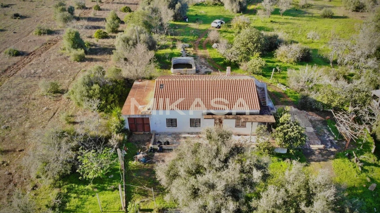 Moradia T4 para Venda em Lagos (São Sebastião e Santa Maria) Foto 1