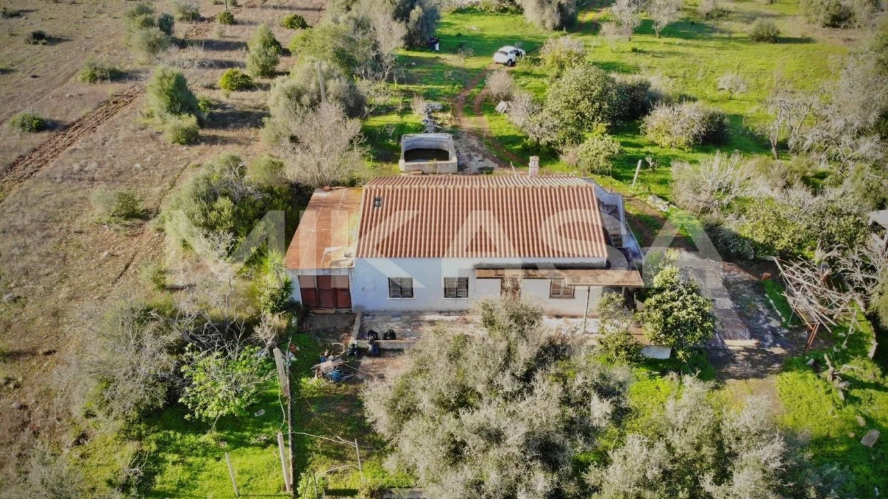 Moradia T4 para Venda em Lagos (São Sebastião e Santa Maria) Foto 1