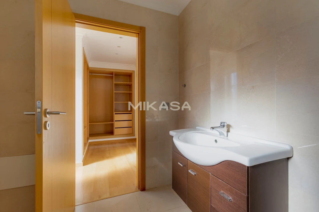 Moradia T4 para Venda em Luz Foto 21