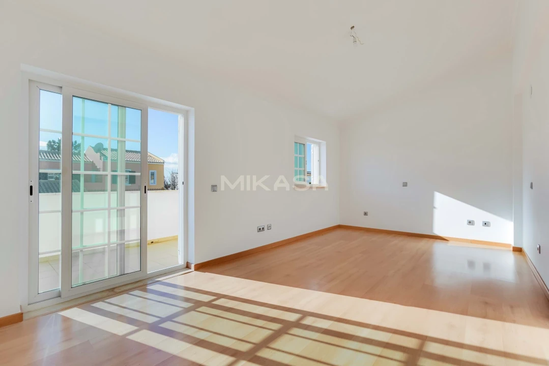 Moradia T4 para Venda em Luz Foto 22