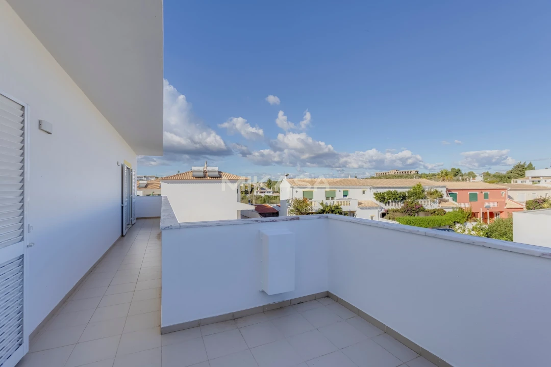 Moradia T4 para Venda em Luz Foto 28