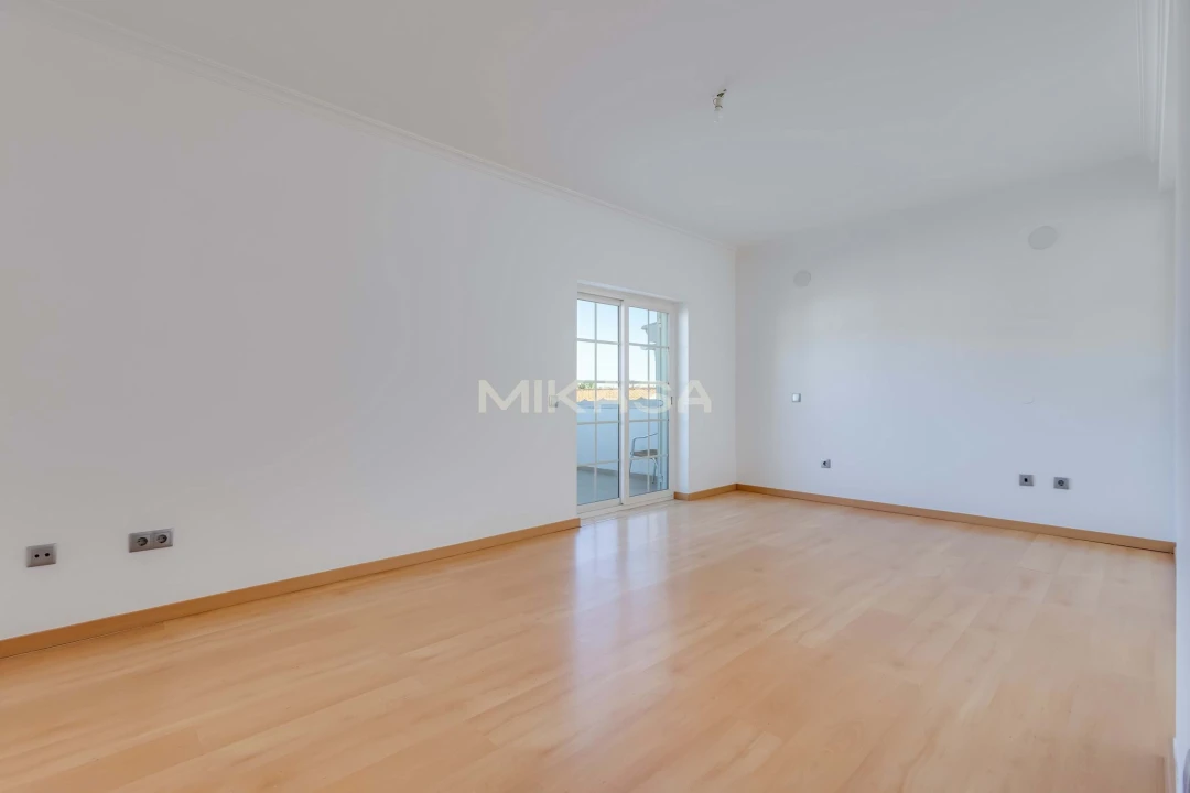 Moradia T4 para Venda em Luz Foto 26