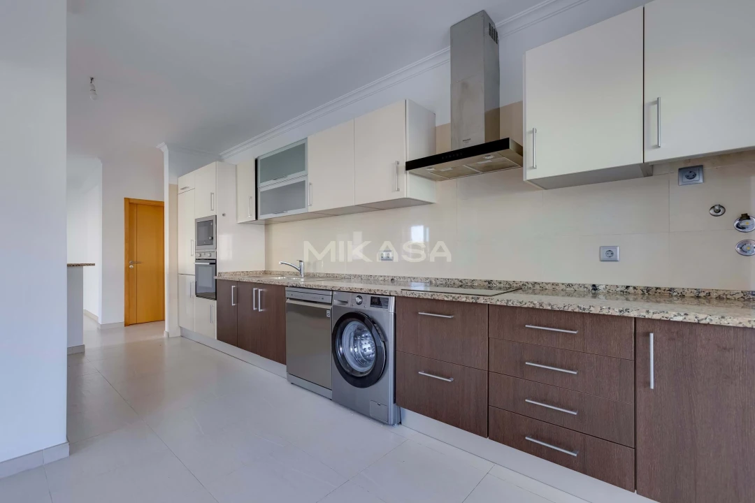 Moradia T4 para Venda em Luz Foto 8