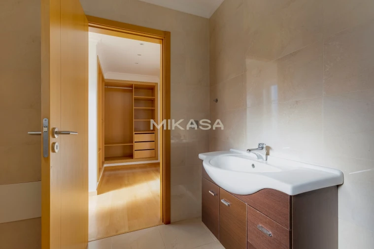 Moradia T4 para Venda em Luz Foto 21