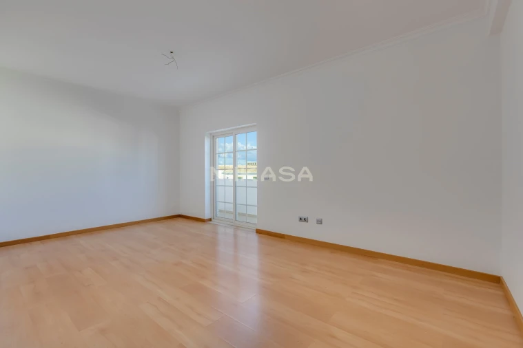 Moradia T4 para Venda em Luz Foto 29