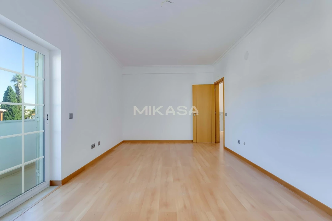 Moradia T4 para Venda em Luz Foto 30