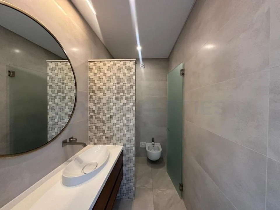 Moradia T4 para Venda em Montenegro Foto 21