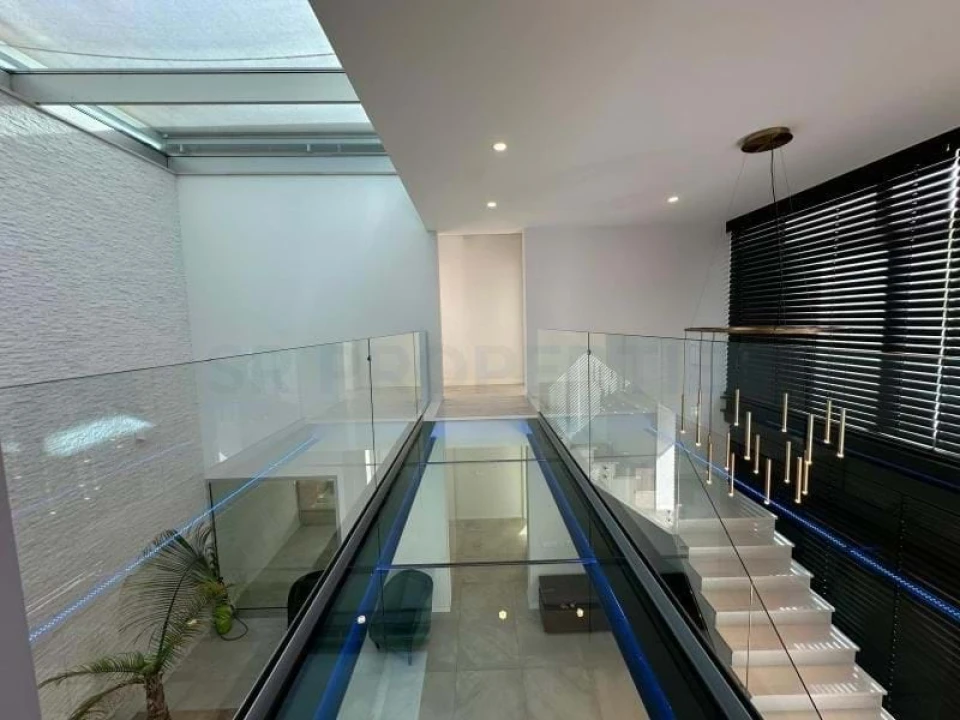 Moradia T4 para Venda em Montenegro Foto 36