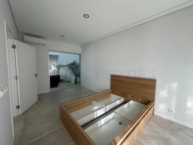 Moradia T4 para Venda em Montenegro Foto 26