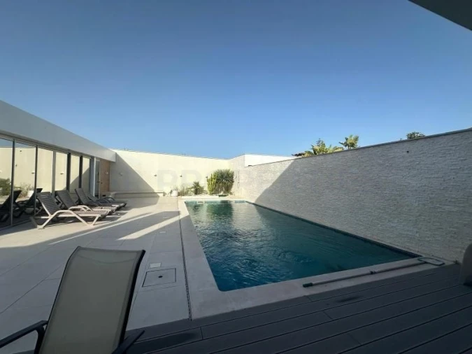 Moradia T4 para Venda em Montenegro Foto 11