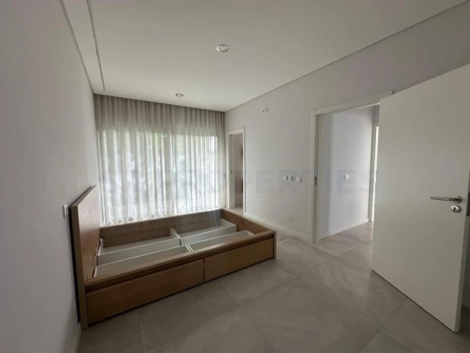 Moradia T4 para Venda em Montenegro Foto 24