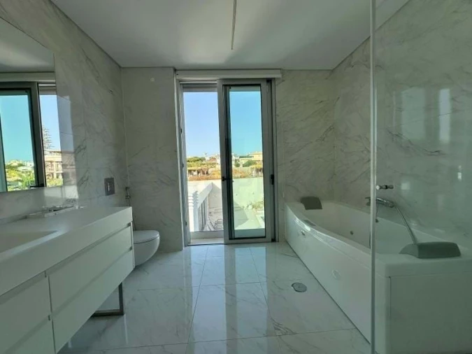 Moradia T4 para Venda em Montenegro Foto 31