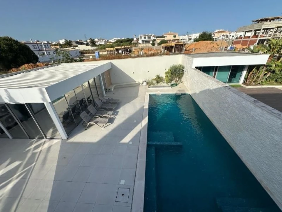 Moradia T4 para Venda em Montenegro Foto 40