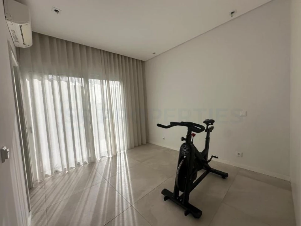 Moradia T4 para Venda em Montenegro Foto 22