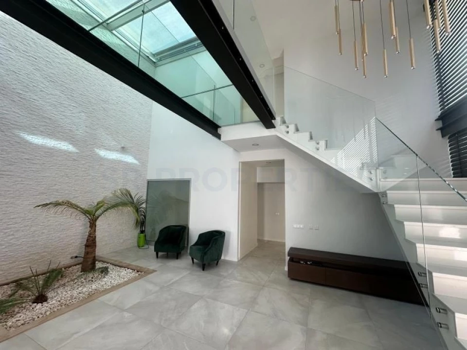 Moradia T4 para Venda em Montenegro Foto 4