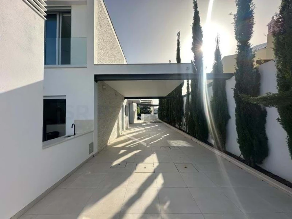 Moradia T4 para Venda em Montenegro Foto 10